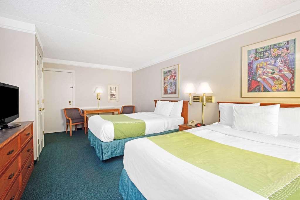 La Quinta By Wyndham Hotel