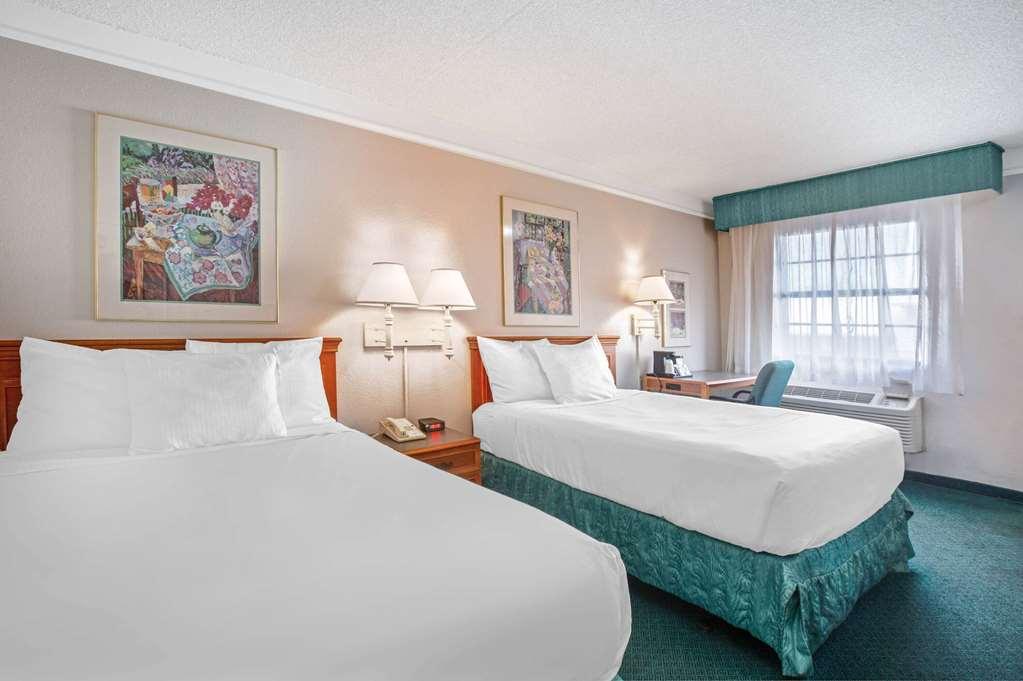 Hotel La Quinta By Wyndham 3*
